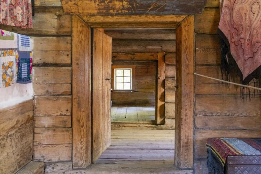 Jak vybrat kvalitní dveře do novostavby