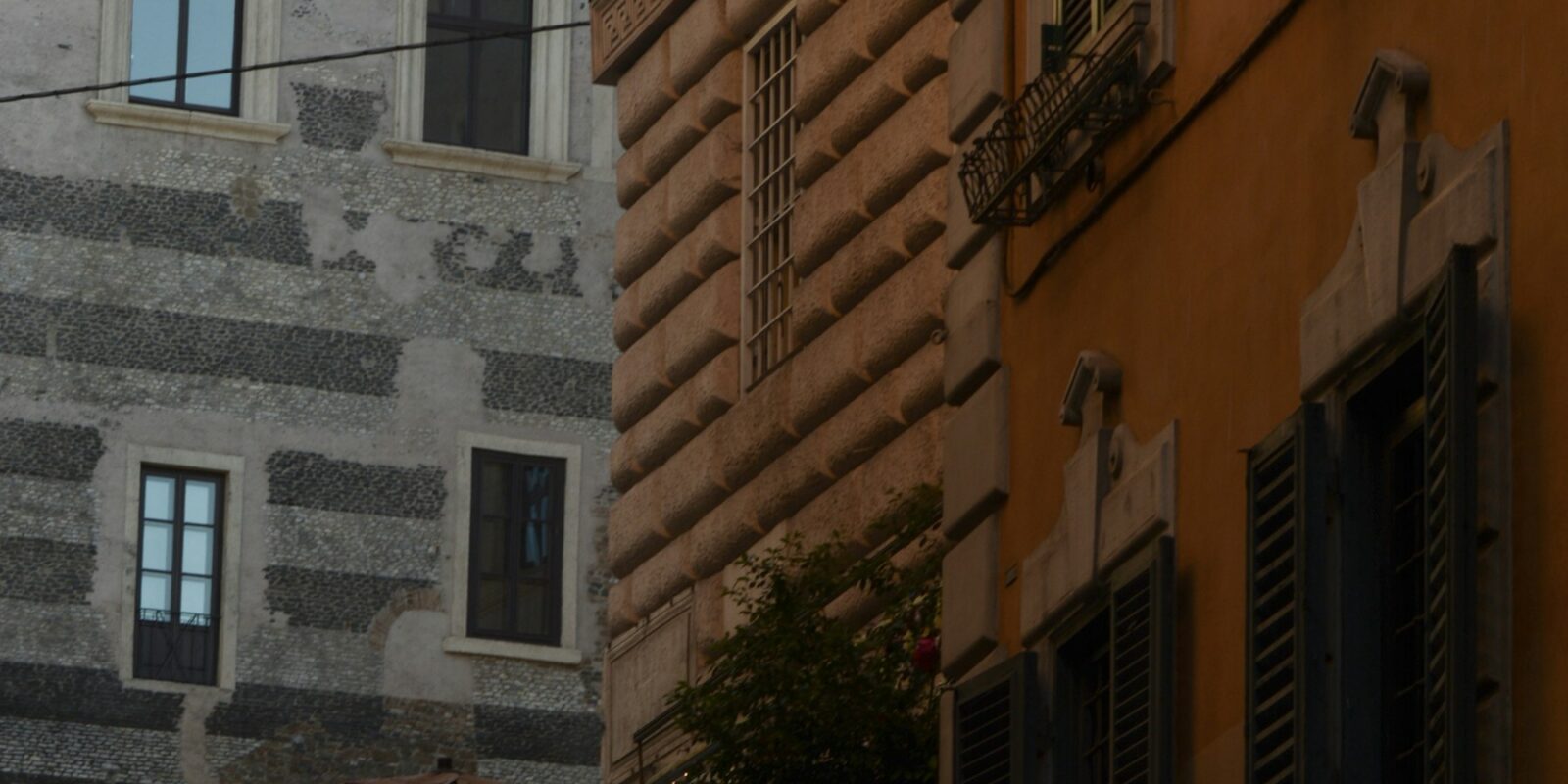 Malá terasa, velký efekt: útulné venkovní posezení