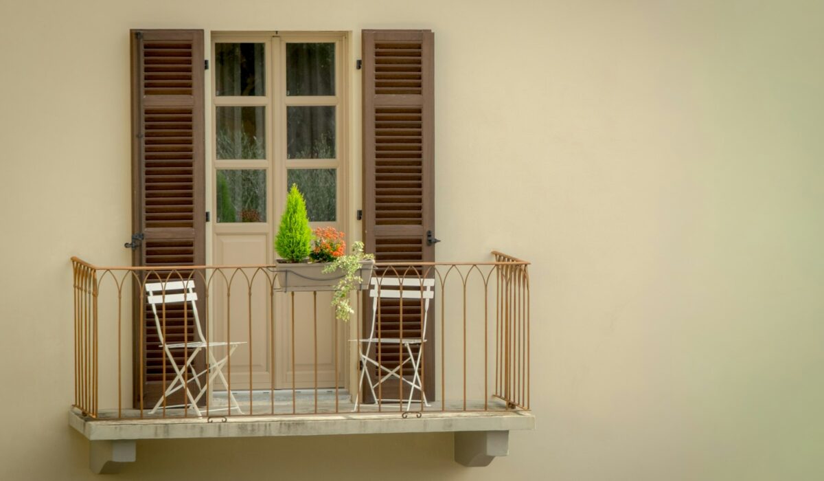 Venkovní terasa s rostlinami