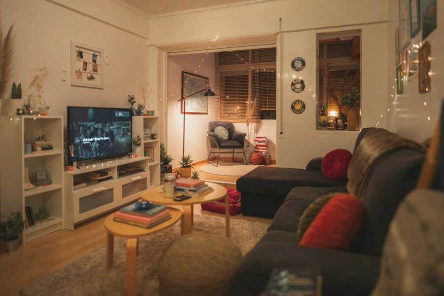 Jak na útulný obývací pokoj: barvy, textilie, doplňky