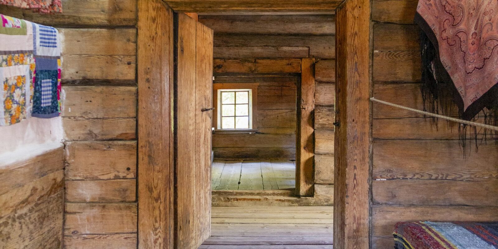 Jak vybrat kvalitní dveře do novostavby